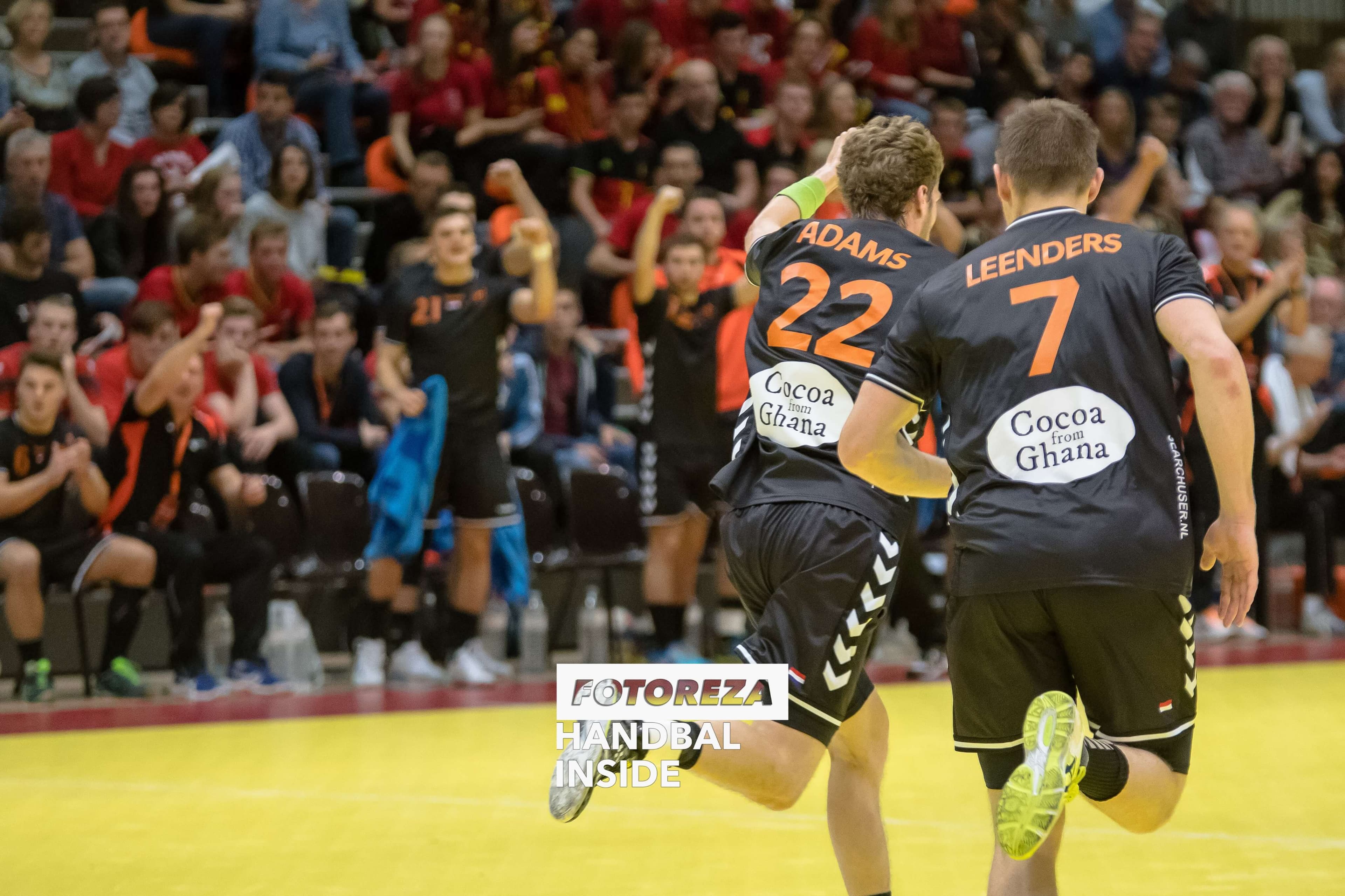 Oranje Adams Leenders
