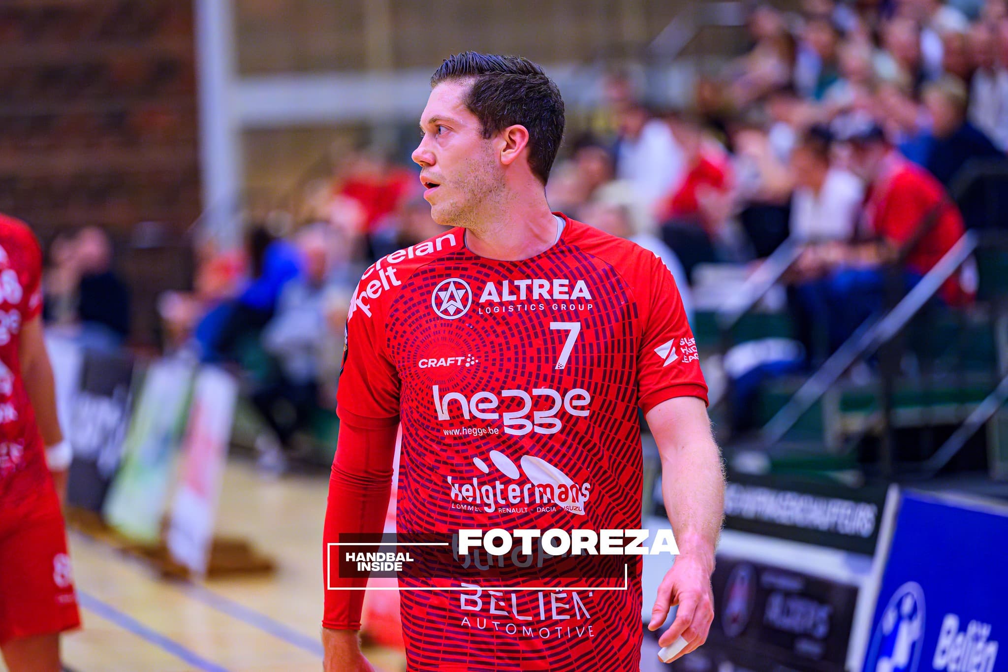 Tommie Falke Sporting Pelt