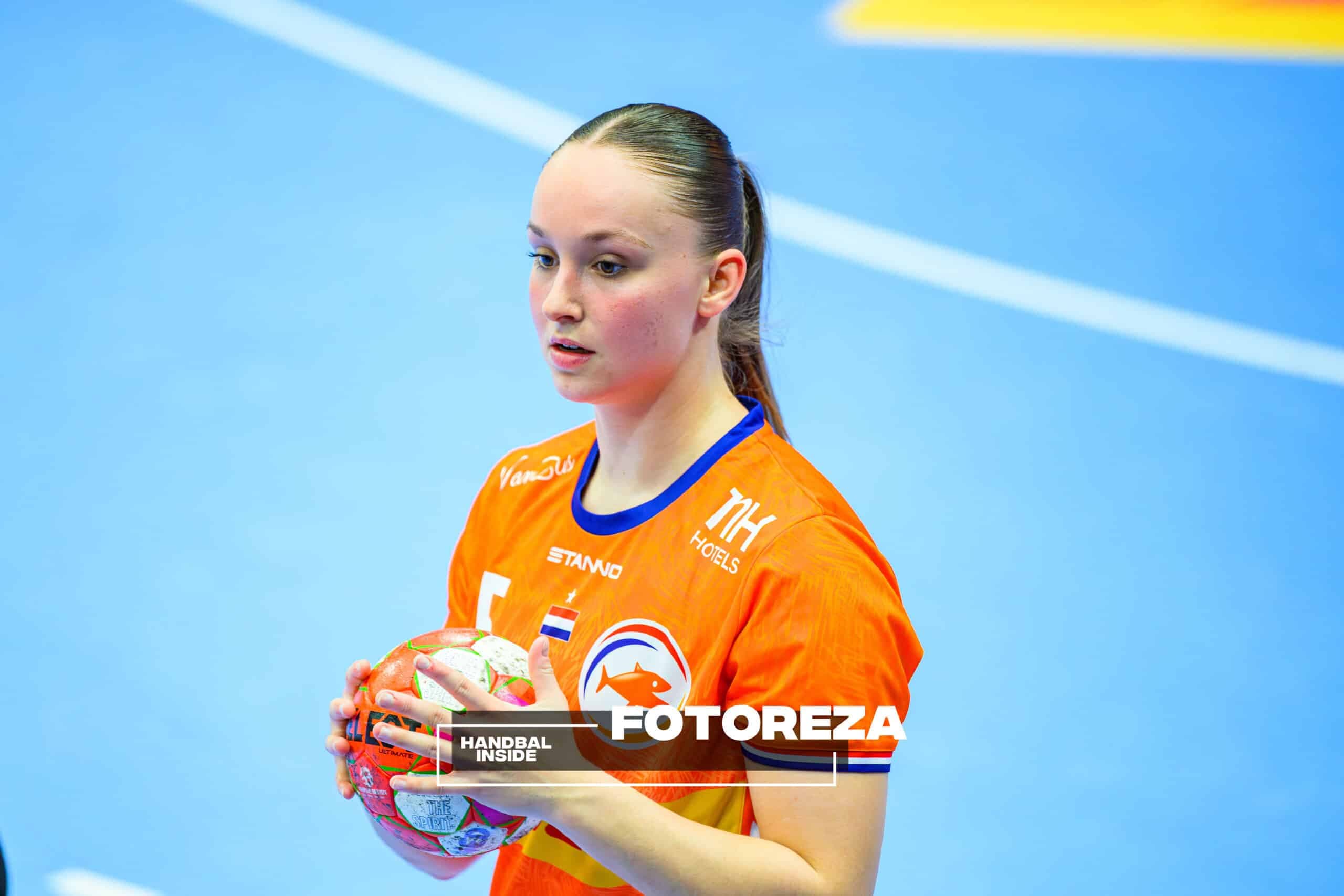 Donna Bakker
