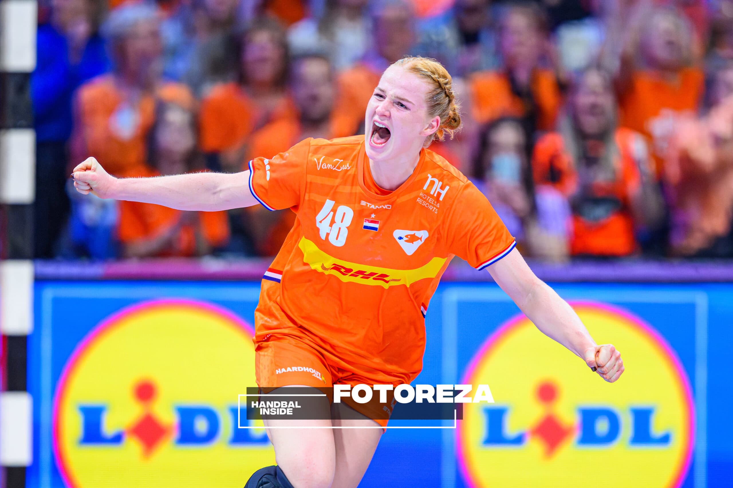 Dione Housheer Oranje