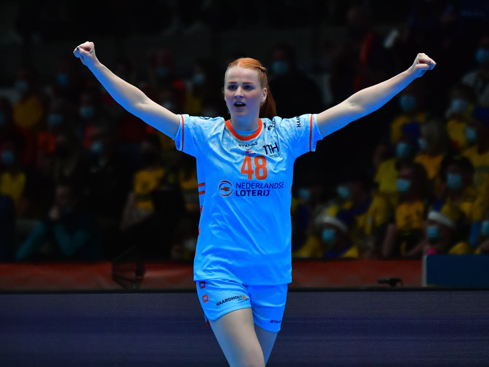 Dione Housheer Oranje