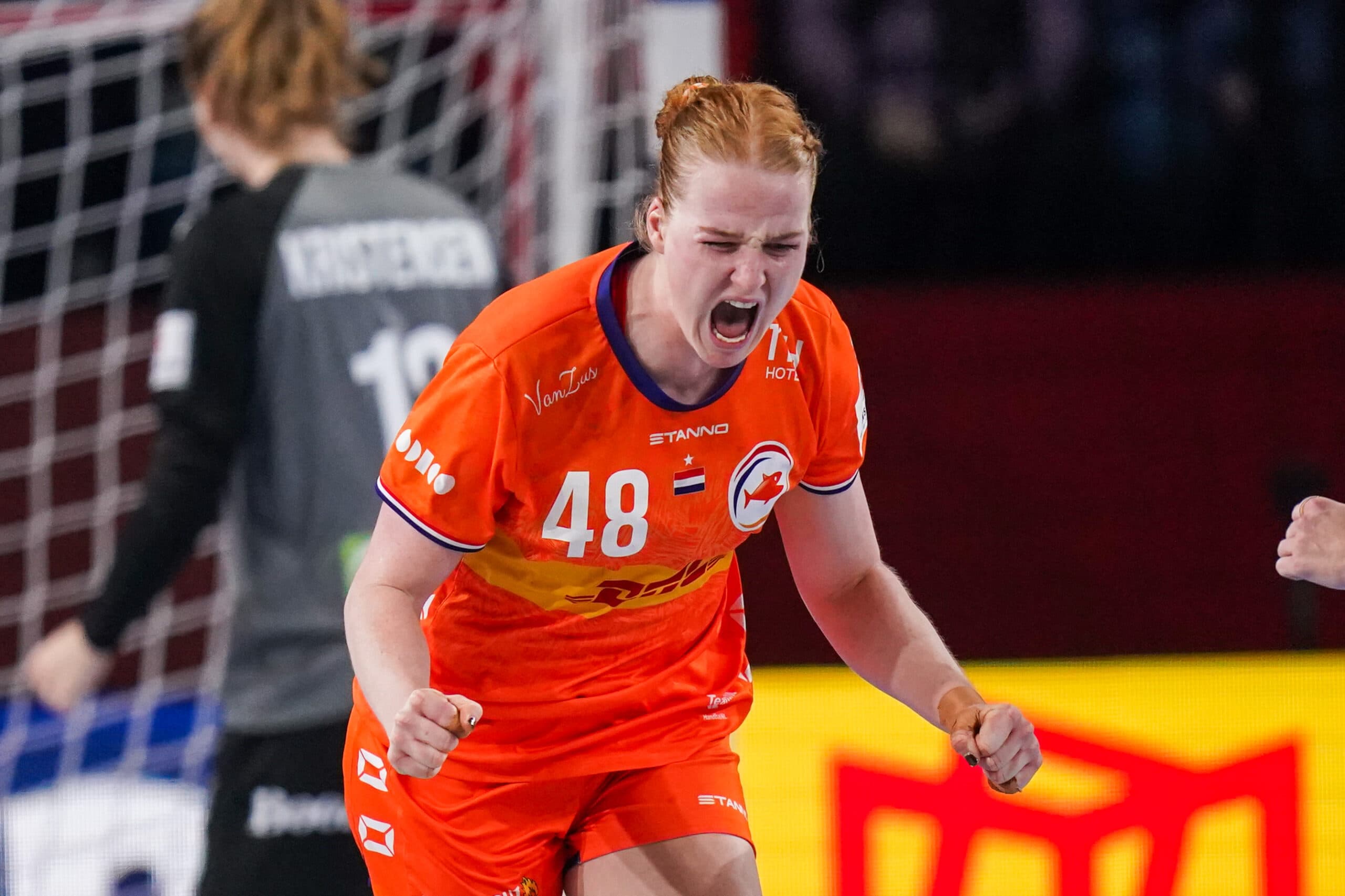 Dione Housheer Oranje