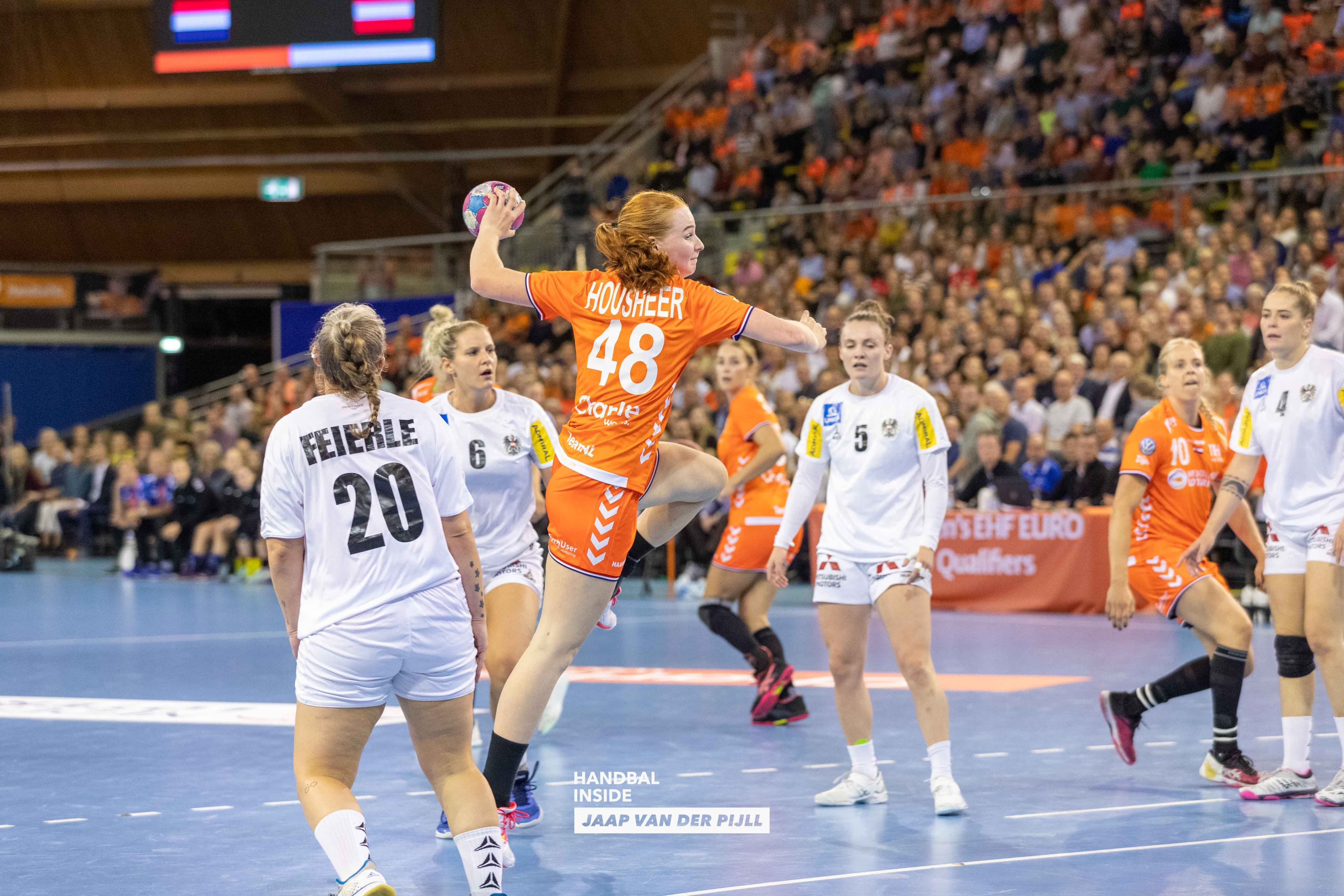 Dione Housheer Oranje