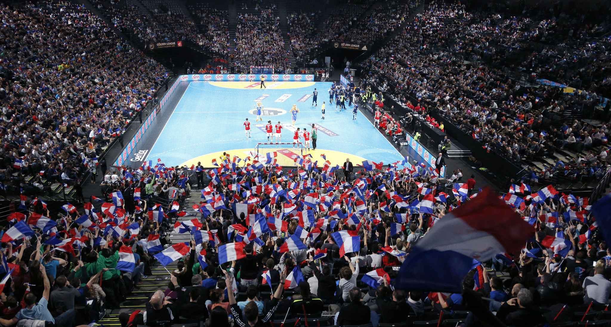 2048×1536-fit_accorhotels-arena-fait-plein-lors-match-handball-france-danemark-10-janvier-2016