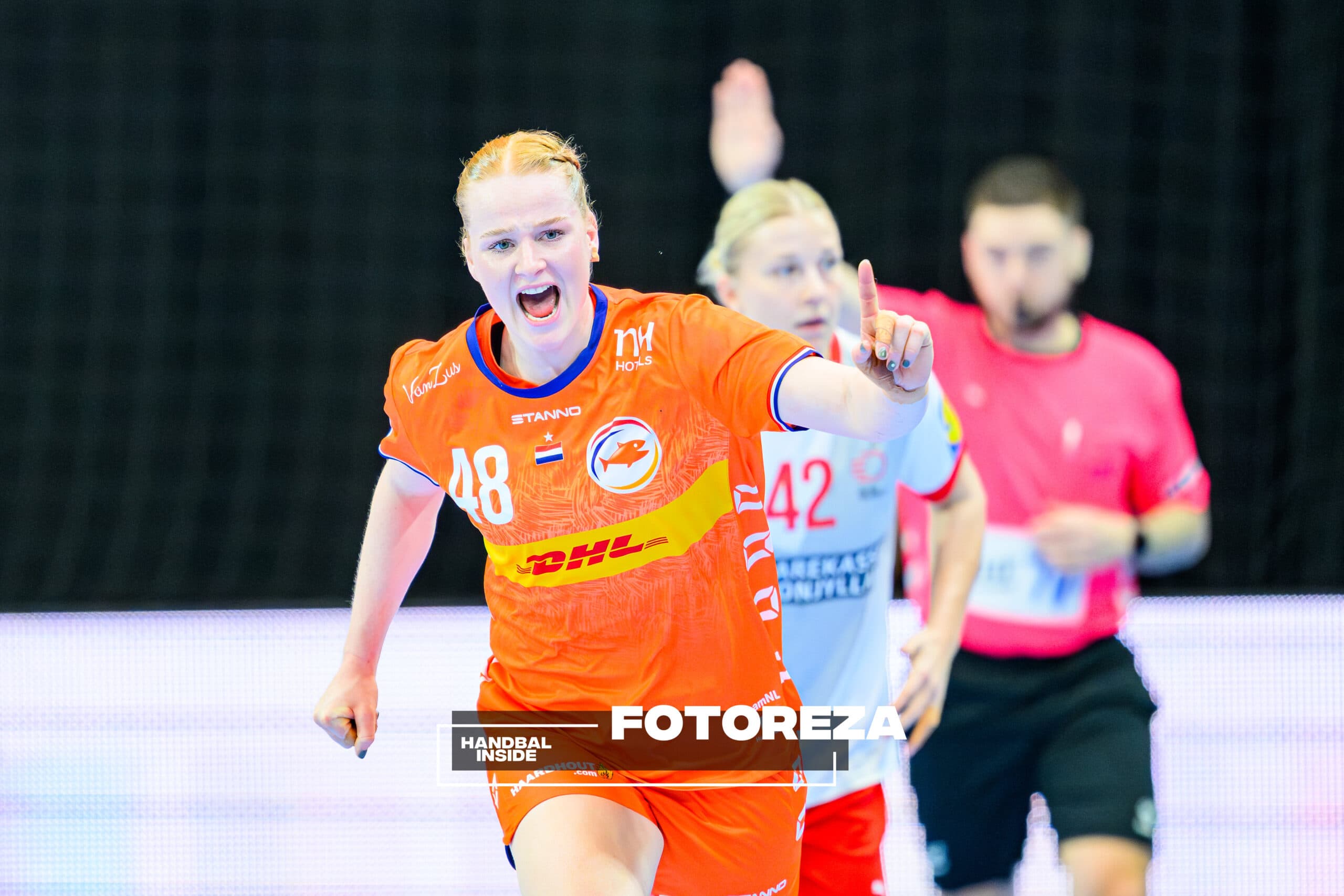 Dione Housheer Oranje