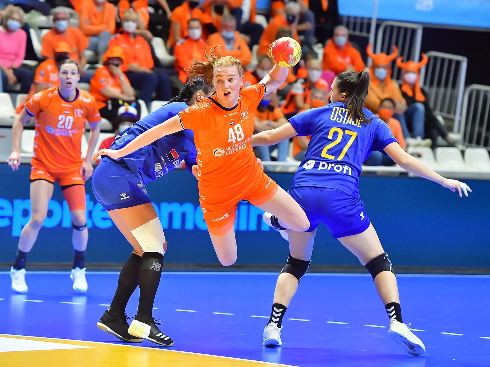 Dione Housheer Oranje