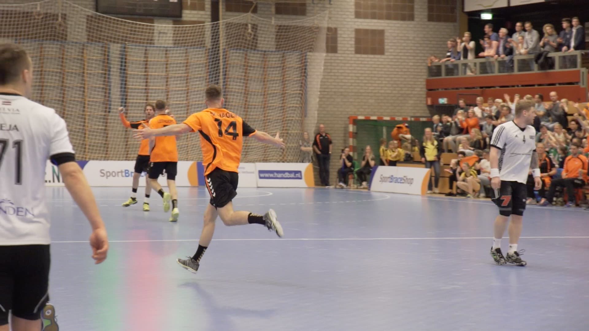 Oranje